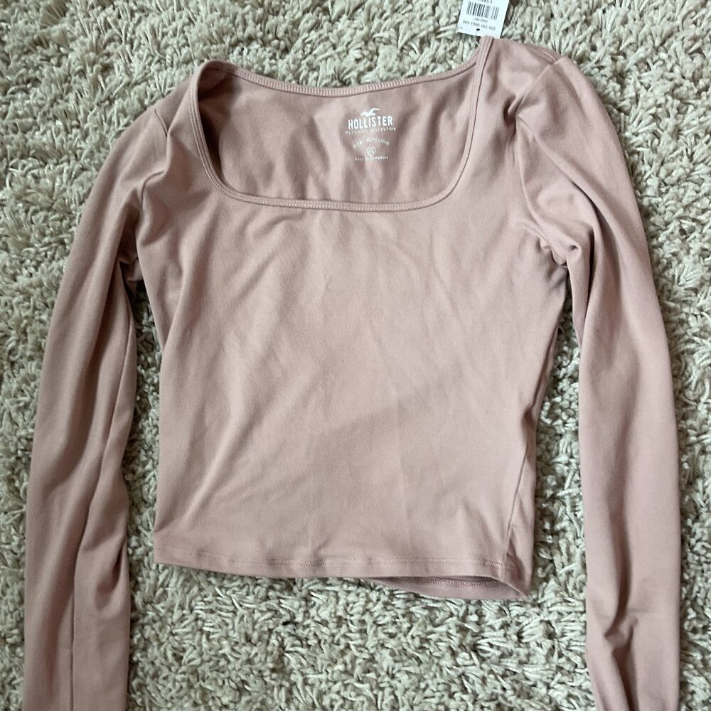 🌸 Hollister Long Sleeve Crop Top – Rose Mauve (XS) – NWT